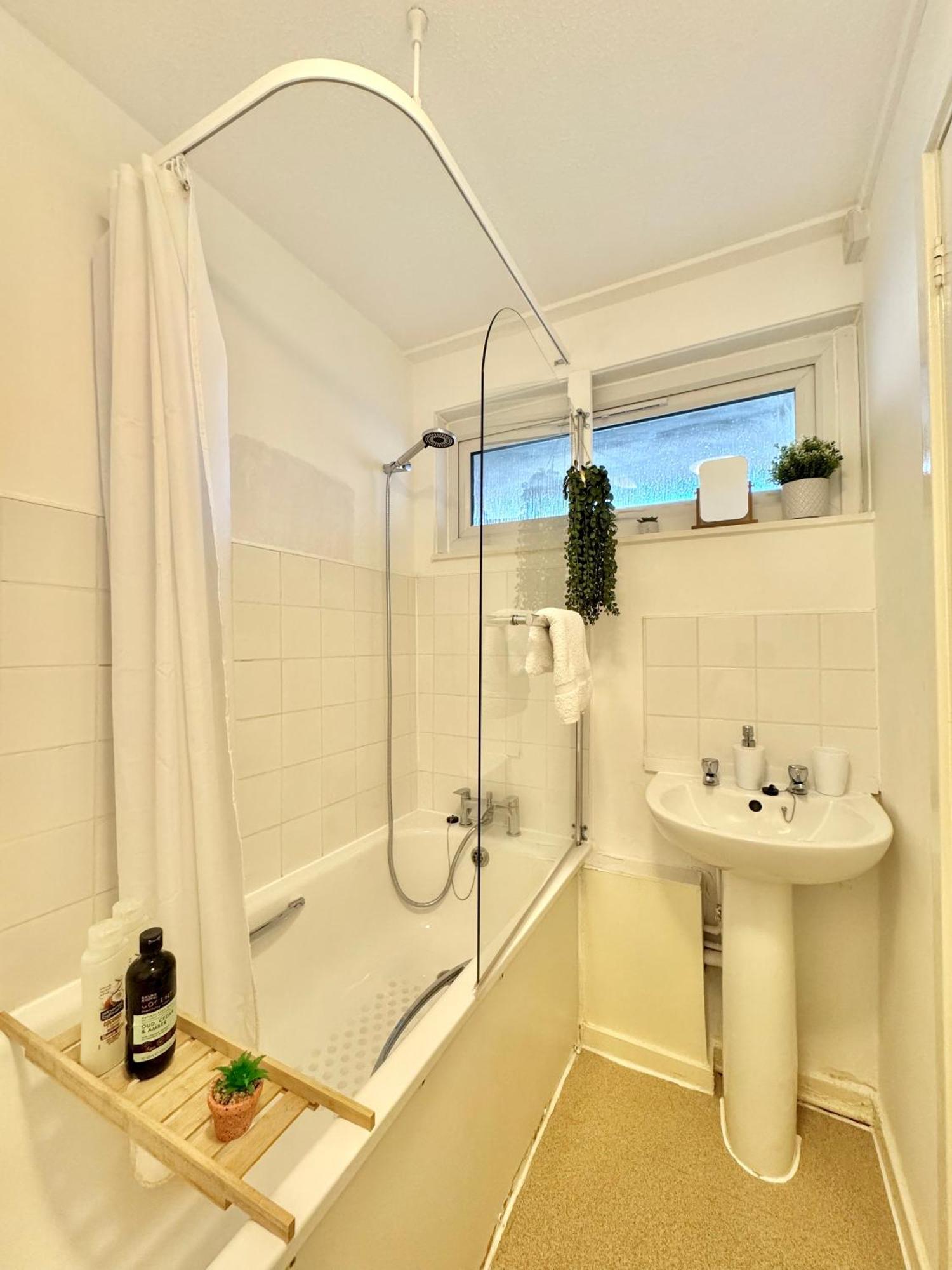 Stunning Apartment, Sleeps 4, Central London, 1 Bedroom, Zone 1, Kennington - Open For Business Stays, Long Stays And Families Relocating Eksteriør billede